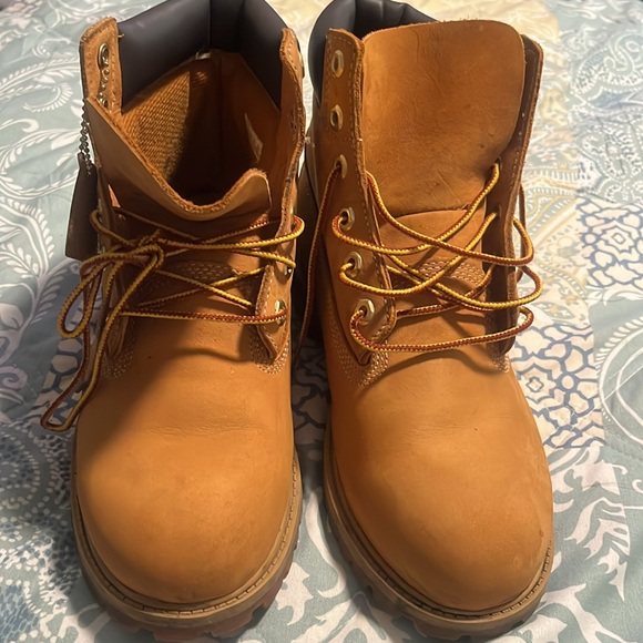 Shoes - Picture 4 of 12